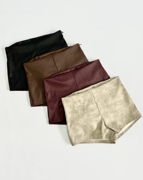 61/C-SHORT CUERINA DIESEL CLASICO CON CIERRE LATERAL