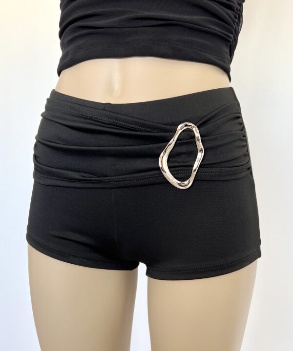 Alternative view of 28/M-SHORT MICROFIBRA CINTURON FRUNCIDO CON HEBILLA ONDULADO GRANDE