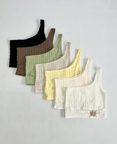 3818/CR-TOP CROCHET ONDITAS UN HOMBRO CON RECORTE CINTURON HEBILLA ESTRELLITA DORADA LATERAL