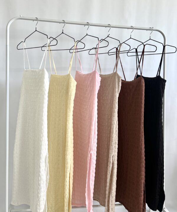 320/BC-VESTIDO BAMBULA CORRUGADO TIRITA PECHERA FORRADO CON TAJO LATERAL