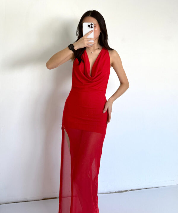 462/T-VESTIDO LARGO TUL LISO BUCHE CAIDO CON TIRA X POR ATRAS DESCUBIERTO Y TAJO ABIERTO