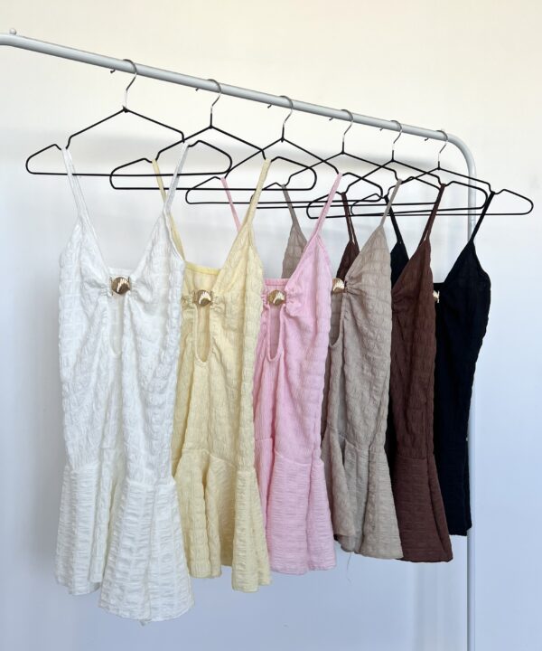 Alternative view of 340/BC-VESTIDO BAMBULA CORRUGADO TIRITA CON HEBILLA ALMEJA Y VOLADO ABAJO