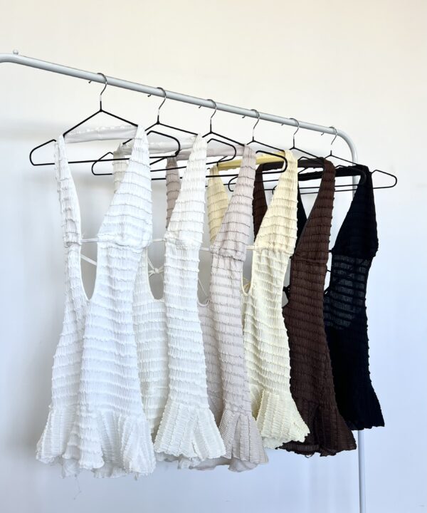 321/R-VESTIDO RUFFLE MARILYN PECHERA FORRADO CON CORDON FRUNCE BAJO BUSTO Y VOLADO