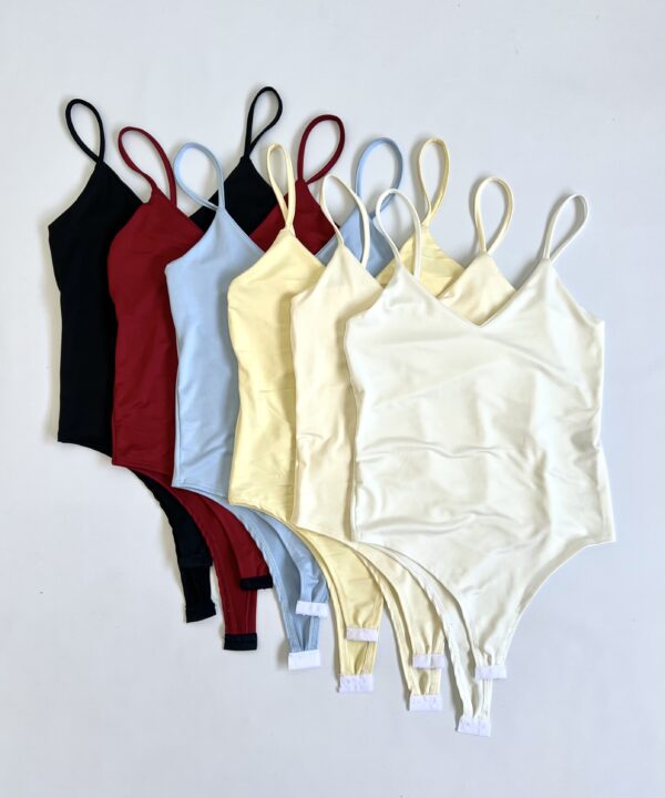 5340/M-BODY MICROFIBRA TIRITA ESCOTE V CON FORRO PECHERA Y GANCHO