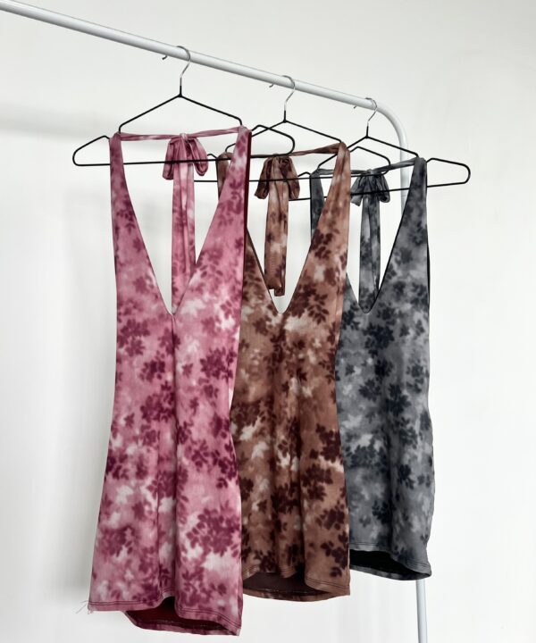 354/TE-VESTIDO TUL ESTAMPADO FLORAL ESCOTE V FORRADO TIRA LAZO CORBATA PARA ATAR