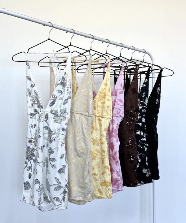 471/MLE-VESTIDO MICROFIBRA LENTEJUELA FLORES PECHERA FORRADO TIRA PARA ATAR CUELLO Y BAJO BUSTO CORDON FRUNCE