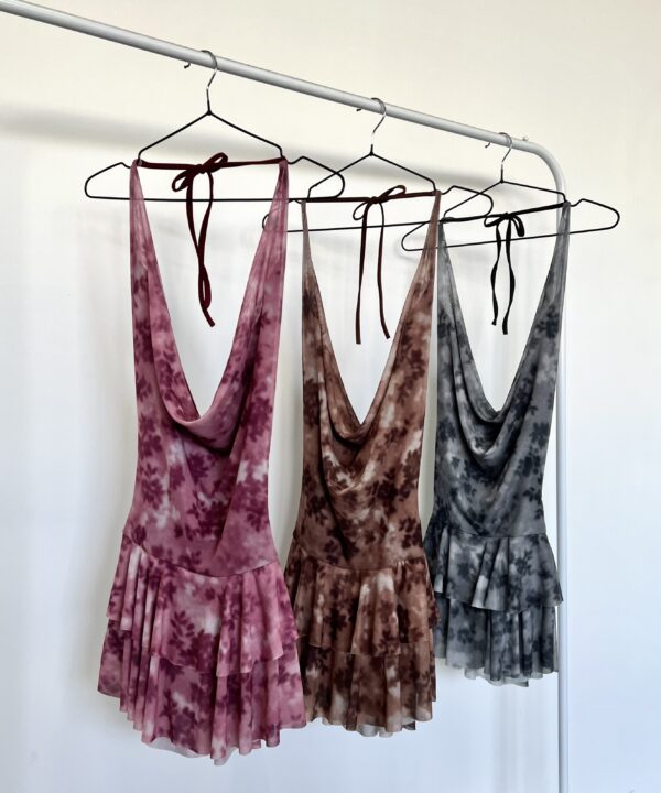 479/TE-VESTIDO TUL ESTAMPADO BUCHE PARA ATAR CUELLO CON DOBLE VOLADO Y SHORT INTERNO