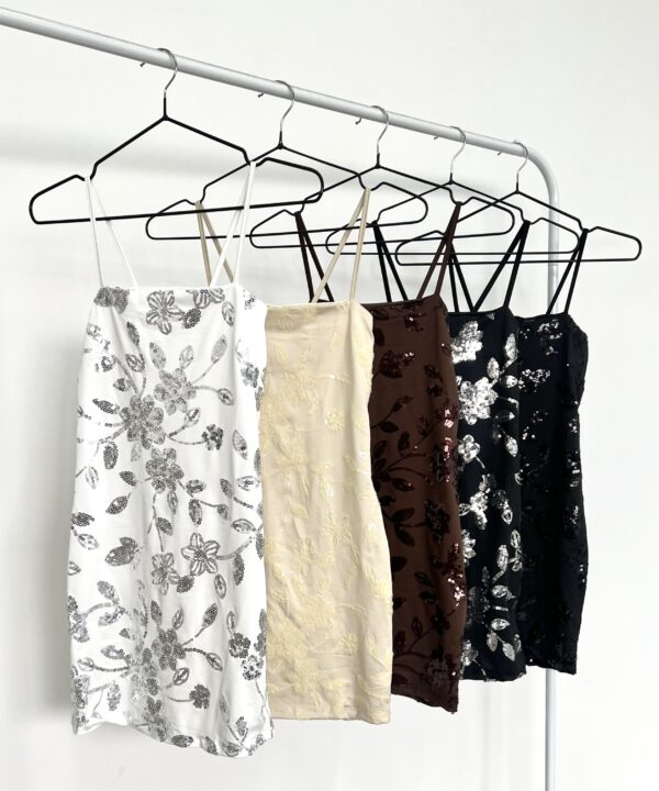 457/MLE-VESTIDO MICROFIBRA LENTEJUELA FLORES RECTO CON FORRO PECHERA Y TIRITA