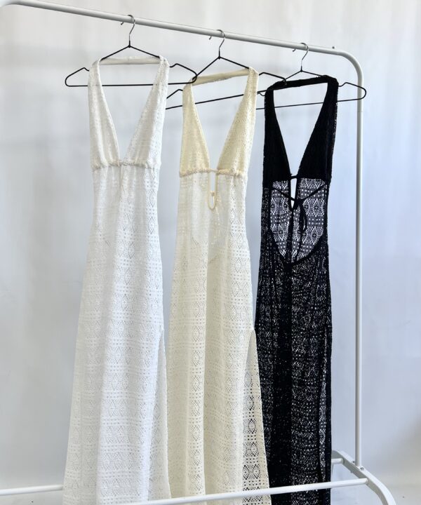 443/CR-VESTIDO LARGO CROCHET PECHERA FORRADO MARILYN CON CORDON BAJO BUSTO Y TAJO LATERAL