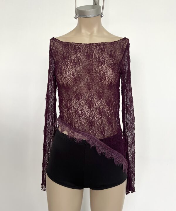 Alternative view of 3293/E-REMERA ENCAJE DEGAS CUELLO BOTE MANGA LARGA OXFORD CON PICO PUNTILLA FLECOS Y TAJO