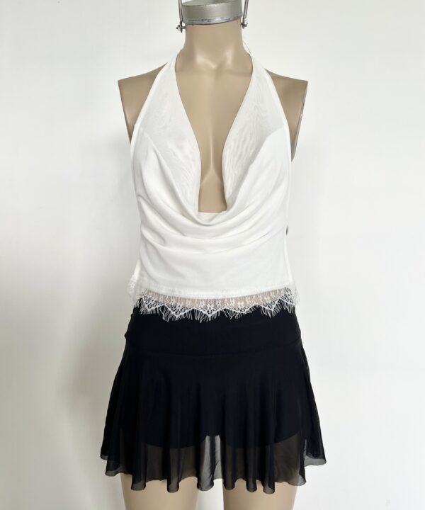 Alternative view of 1228/T-TOP TUL LISO BUCHE CAIDO CON PUNTILLA FLECOS ABAJO Y TIRA PARA ATAR CUELLO Y ESPALDA