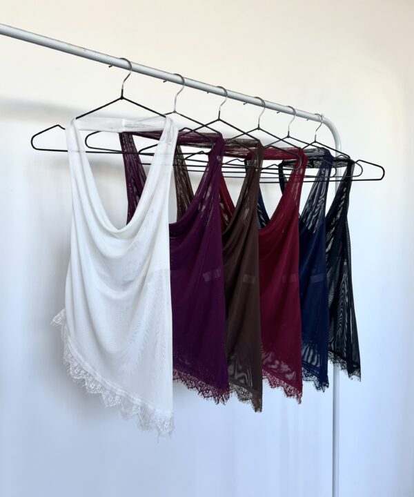 1520/T-TOP TUL LISO MARILYN BUCHE PICO CON TAJO Y PUNTILLA FLECOS ABAJO