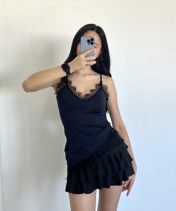 1236/M-TOP MICROFIBRA ESCOTE V PUNTILLA FLECOS CON PICO IRREGULAR PUNTILLA