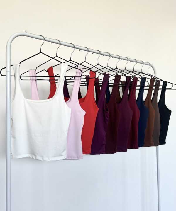 3136/M-TOP MICROFIBRA ESCOTE CUADRADO LARGO CON PECHERA FORRO