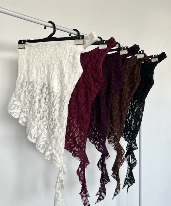 1130/E-TOP UN HOMBRO ENCAJE GOYA PICO CON VOLADO CAIDO