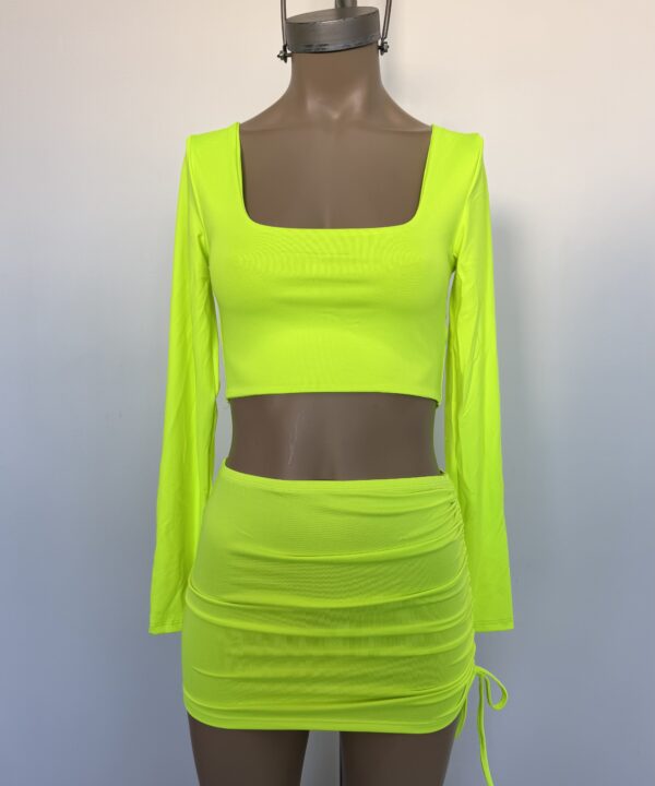 2418/FL-TOP MICROFIBRA FLUOR CUELLO CUADRADO FORRADO MANGA LARGA