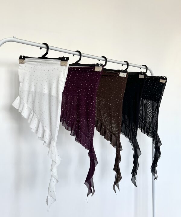 2230/TS-BANDO TUL STRASS PICO CON VOLADO CAIDO LATERAL Y PECHERA FORRADO