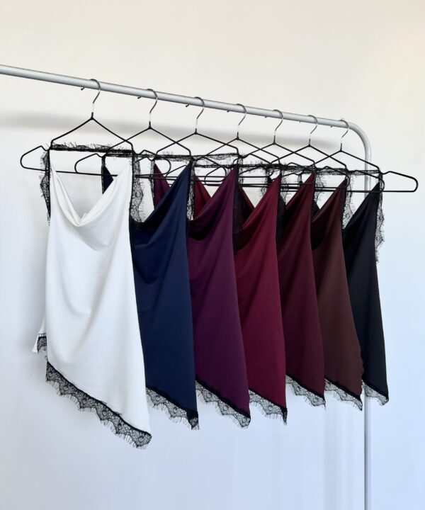 1011/M-TOP MICRO HALTER SEMIBUCHE AMERICANA CON PUNTILLA FLECOS SISA Y PICO