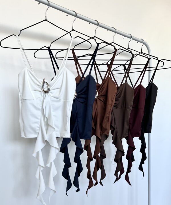 1930/M-TOP MICROFIBRA TIRITA PECHERA DOBLE CON HEBILLA GOTITA CENTRO VOLADO CAIDO