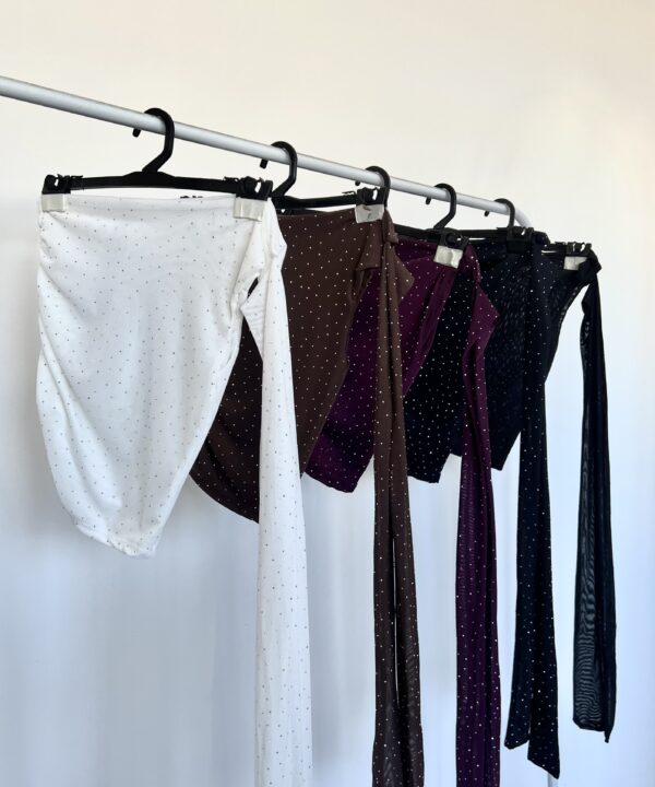 1840/TS-TOP TUL STRASS UN HOMBRO CON LAZO PARA ATAR CUELLO Y FRUNCE LATERAL