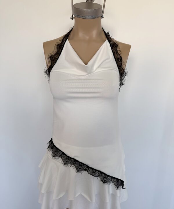 1011/M-TOP MICRO HALTER SEMIBUCHE AMERICANA CON PUNTILLA FLECOS SISA Y PICO