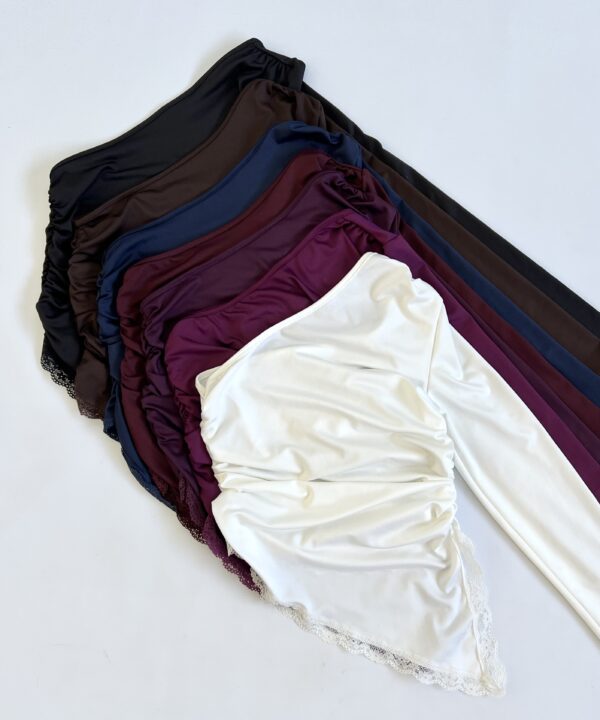 1667/3M-TOP MICROFIBRA UNA MANGA CON HOMBRO Y LATERALES FRUNCE PICO IRREGULAR PUNTILLA