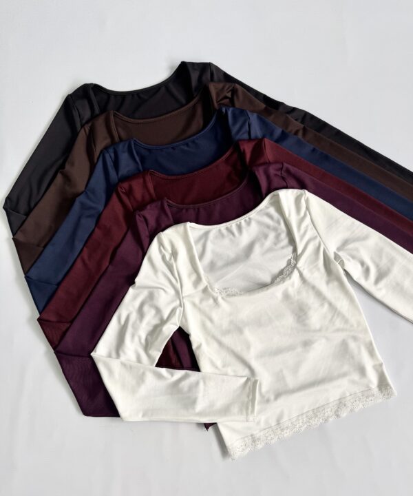 3138/3M-REMERA MICROFIBRA MANGA LARGA ESCOTE CUADRADO FORRADO CON PUNTILLA ESCOTE BORDE Y RUEDO