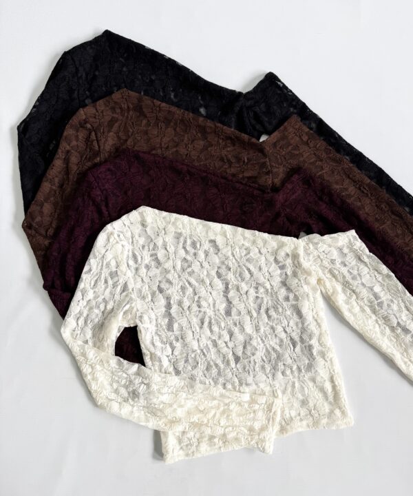 1942/E-TOP ENCAJE GOYA HOMBRO CAIDO IRREGULAR MANGA LARGA