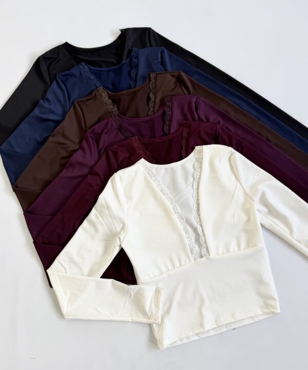 2129/3M-REMERA MICROFIBRA MANGA LARGA ESCOTE PUNTILLA ANCHA PECHERA FORRADO