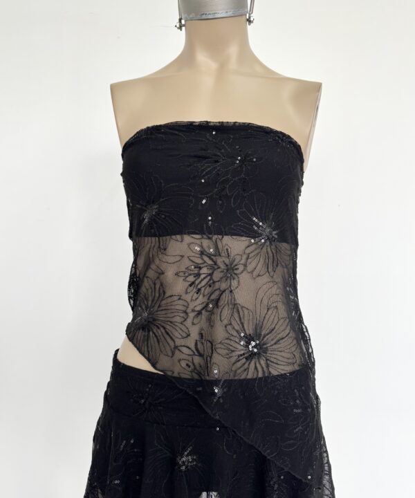 Alternative view of 2232/TB-BANDO TUL BORDADO FLORES LENTEJUELA PICO CON TAJO LATERAL RULOTTE