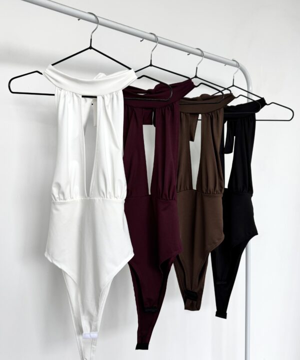 5905/M-BODY MICROFIBRA HALTER PARA ATAR CUELLO Y ABERTURA CENTRO CON FRUNCE PECHERA