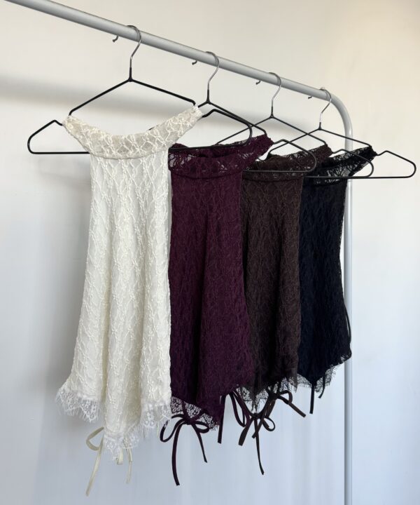 2901/E-TOP ENCAJE MONET AMERICANA HALTER DELANTE PICO CON PUNTILLA FLECOS Y ESPALDA 4 TIRAS PARA ATAR