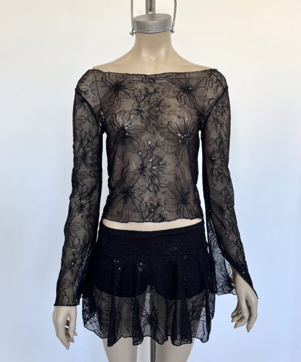 Alternative view of 3293/TB-REMERA TUL BORDADO FLORES LENTEJUELA CUELLO BOTE CON MANGA LARGA OXFORD TAJO