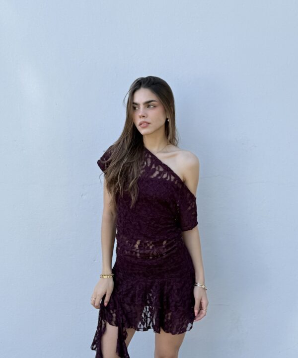 3322/E-TOP ENCAJE GOYA CUELLO BARCO HOMBRO CAIDO CON ELASTICO LATERALES