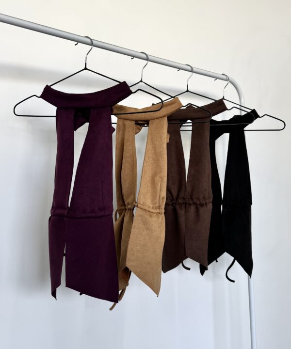 2577/GA-TOP SUEDE GAMUZADO CUELLO HALTER CON PECHERA CORDON FRUNCE BAJO BUSTO CON PICO