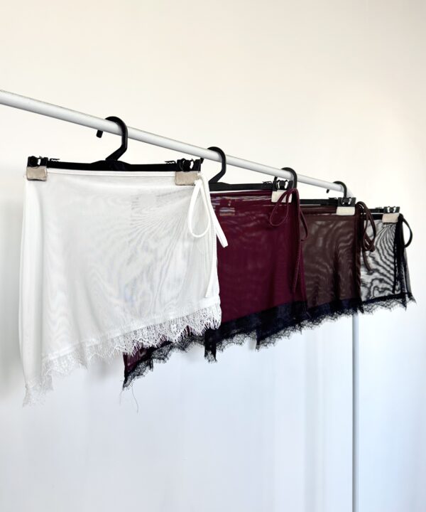 24/T-PAREO TUL LISO CON PUNTILLA FLECOS ABAJO