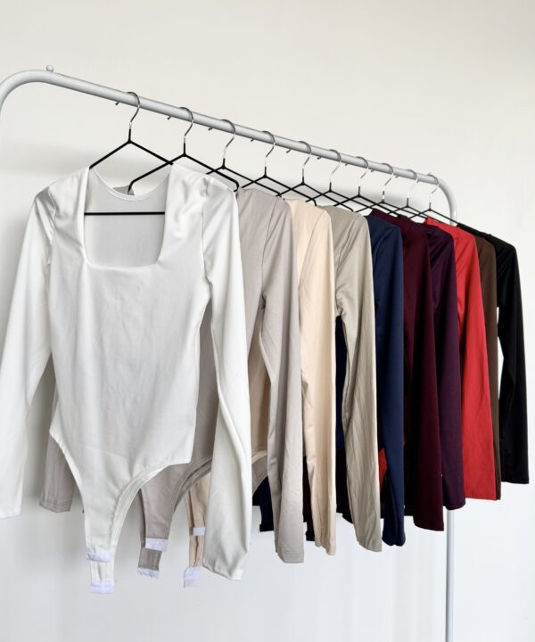 5418/3M-BODY MICROFIBRA ESCOTE CUADRADO MANGA LARGA CON GANCHO