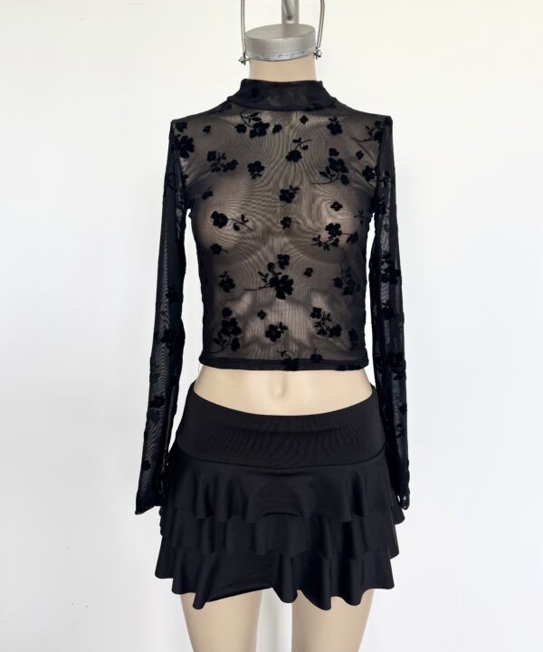 Alternative view of 2020/TF1-REMERA TUL FLOCK HILMA FLORES MEDIA POLERA MANGA LARGA