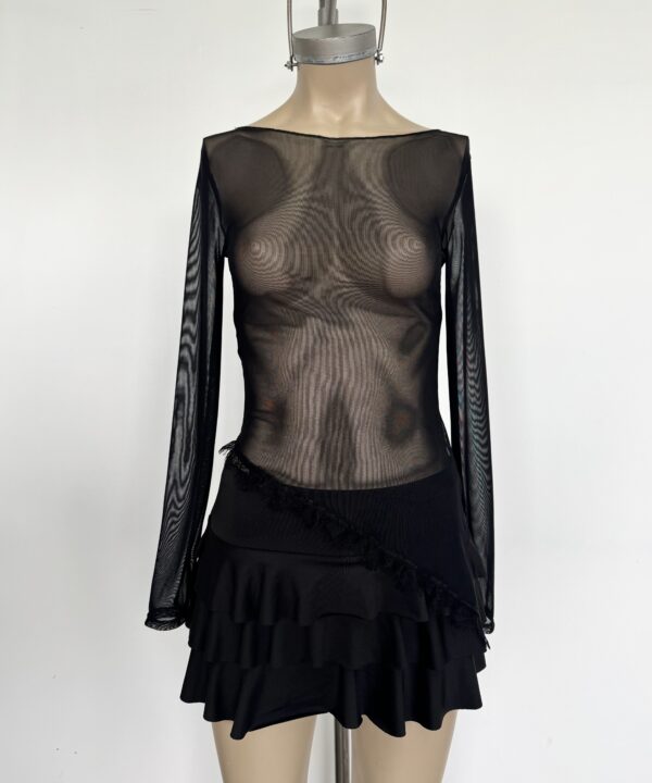 Alternative view of 3293/3T-REMERA TUL LISO CUELLO BOTE MANGA LARGA CON PICO PUNTILLA FLECOS Y TAJO LATERAL