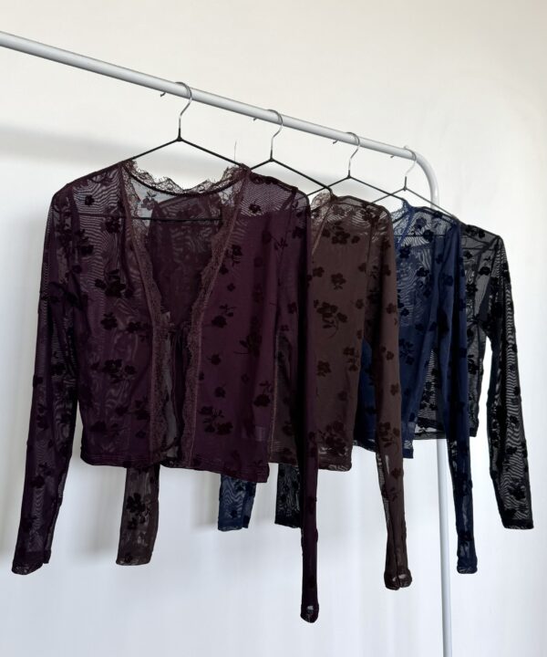 5090/TF-SAQUITO TUL FLOCK ESCOTE PUNTILLA FLECOS CON TIRA PARA ATAR CENTRO MANGA LARGA