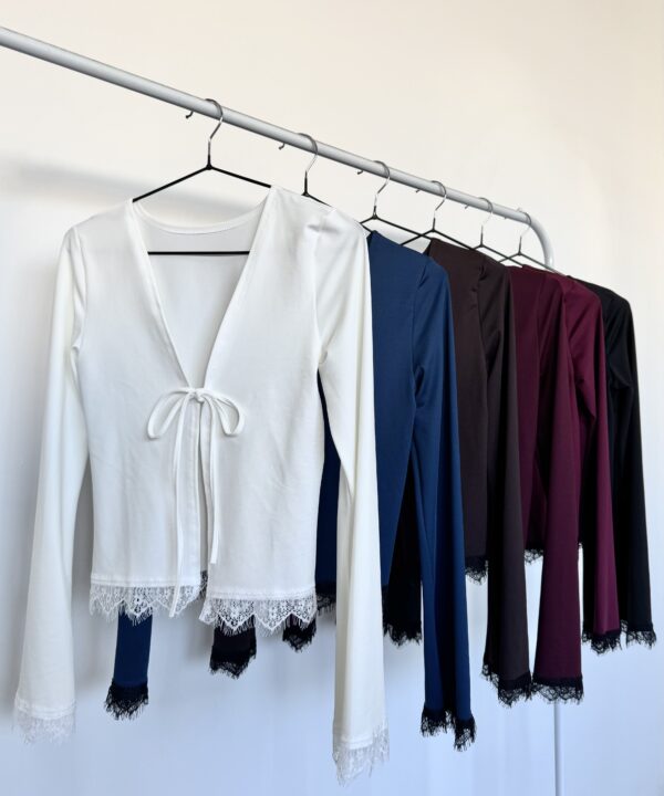 5090/P-SAQUITO MICROFIBRA MANGA OXFORD CON PUNTILLA FLECOS Y CENTRO TIRA PARA ATAR