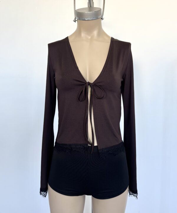 Alternative view of 5090/P-SAQUITO MICROFIBRA MANGA OXFORD CON PUNTILLA FLECOS Y CENTRO TIRA PARA ATAR