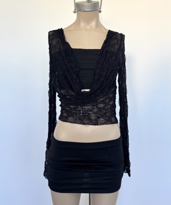 Alternative view of 2558/EL-REMERA ENCAJE BRILLO LUREX BUCHE CAIDO MANGA LARGA CON BANDO INTERNO